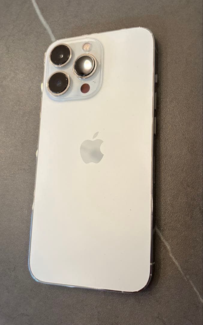 Apple iPhone 13proホワイト