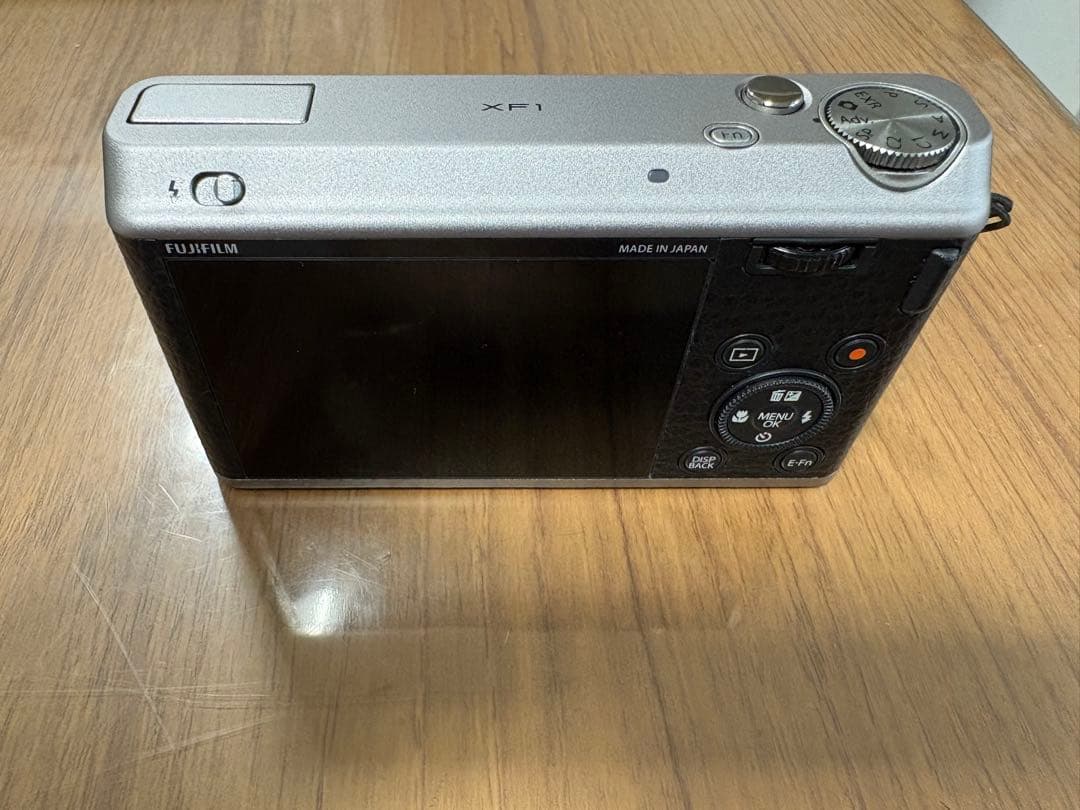 【ジャンク】FUJIFILM XF1 コンパクトデジタルカメラ