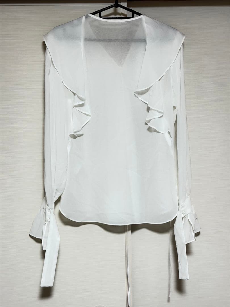 Blanc&Eclare Lucyホワイト フリル長袖ブラウス