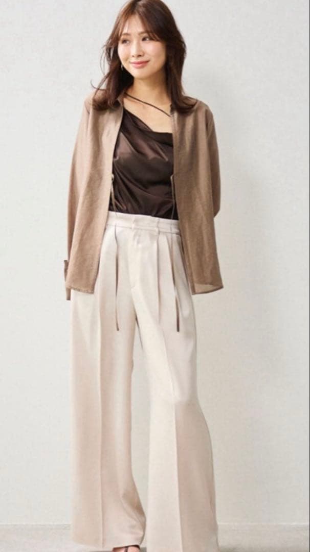 Aimeineカップインドレープサテンキャミソール