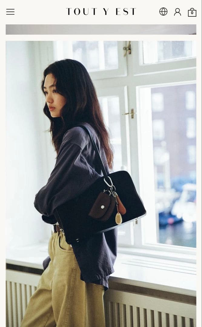 TOUT Y EST　キャンバス素材　バッグ