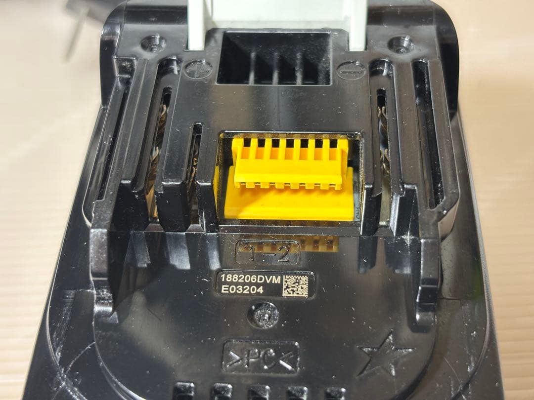 マキタ CL182FD 掃除機 クリーナー バッテリー 充電器　セット