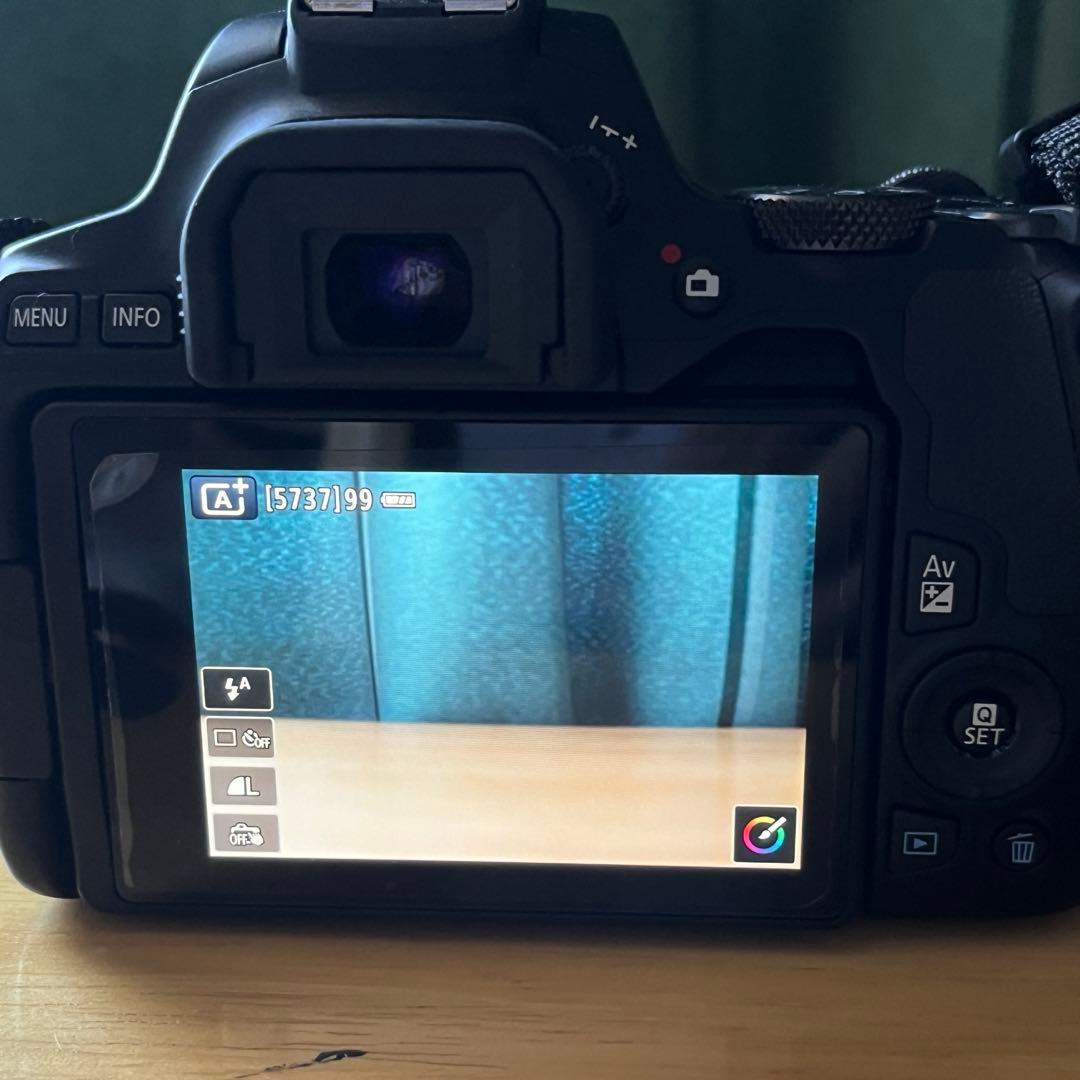 Canon EOS Kiss X10 レンズキット ブラック