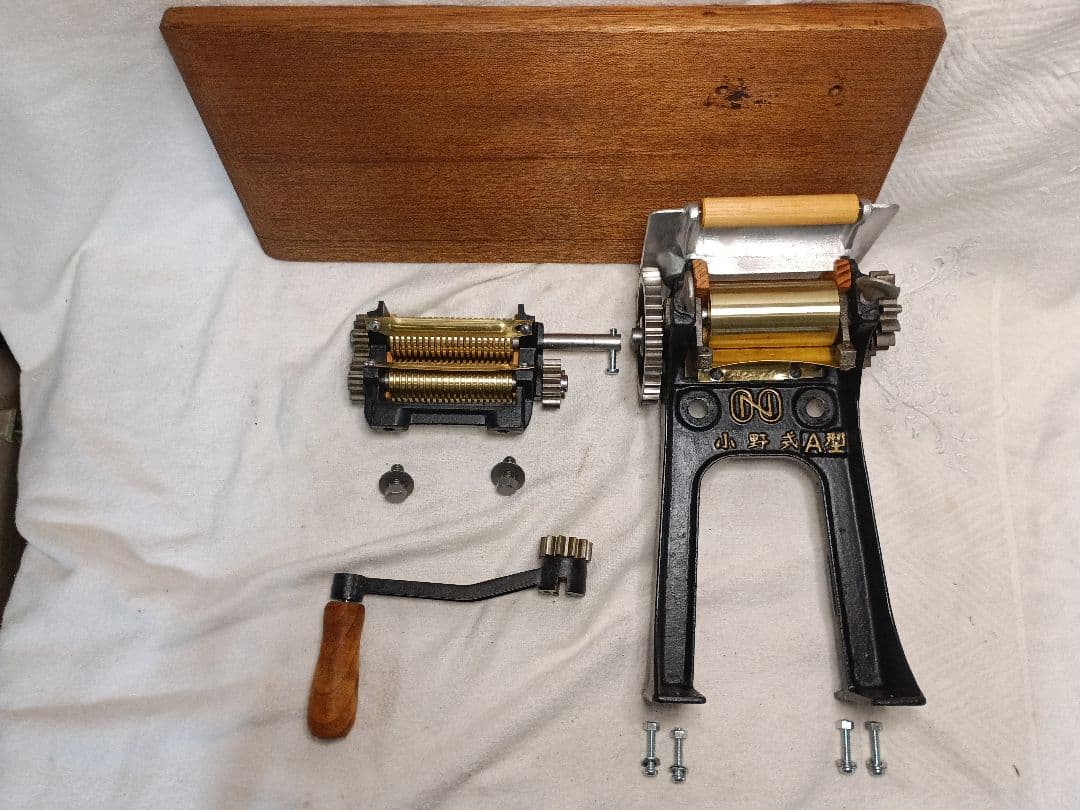 衛生的小野式製麺機　A型（1型）2.2mmレストア済み