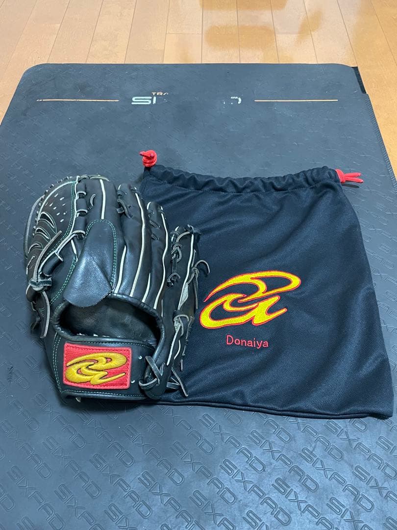 ドナイヤ　オーダーグローブ　投手
