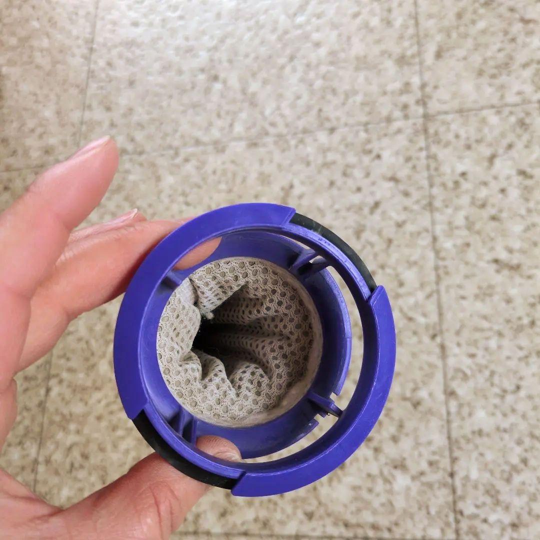 【期間限定お値下中】dyson DC63掃除機　 アタッチメント1個付　取説あり