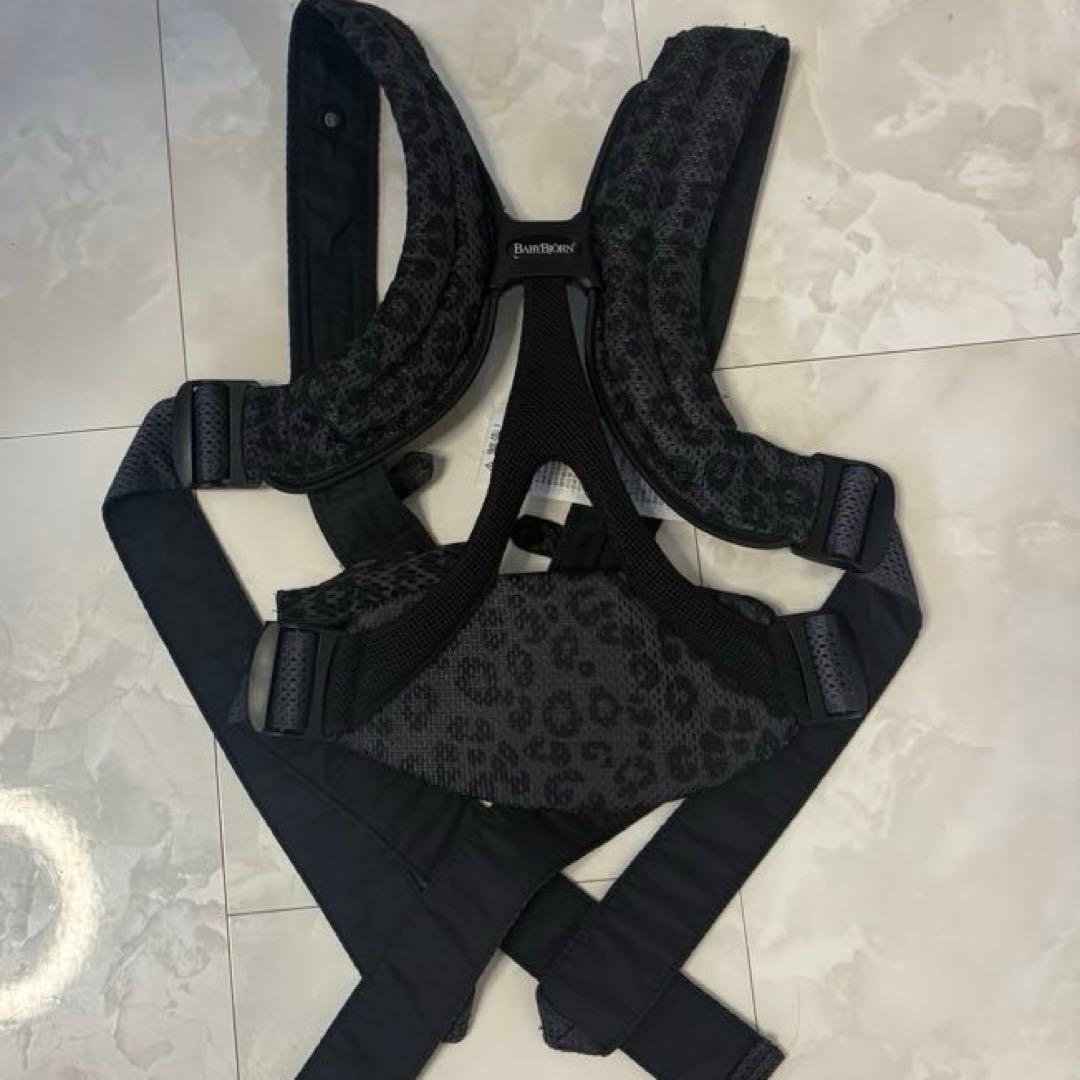 ベビービョルン 抱っこ紐 ベビーキャリアミニ ヒョウ柄 アニマル柄 メッシュ