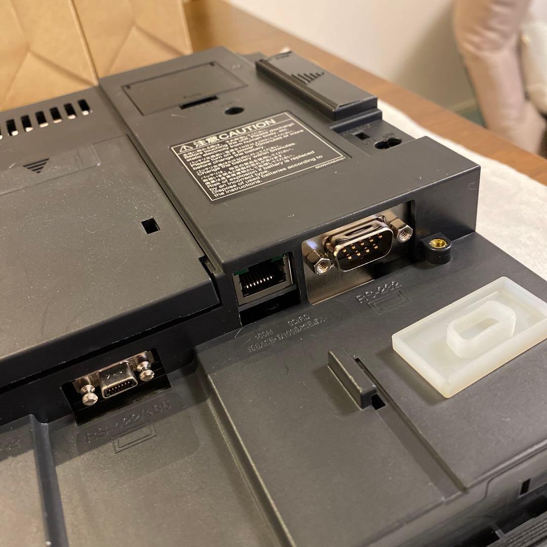 三菱タッチパネル　GT1685-STBA 　三菱電機製