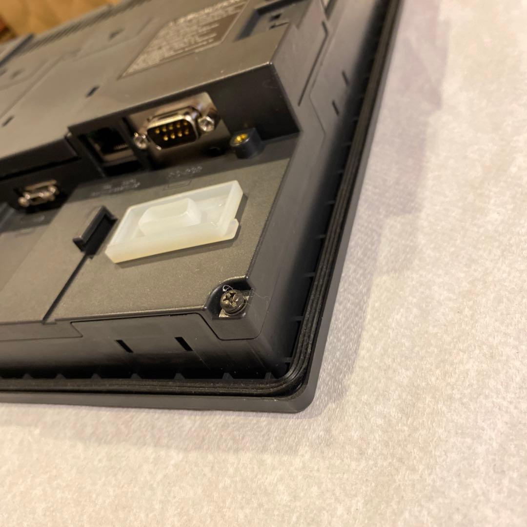 三菱タッチパネル　GT1685-STBA 　三菱電機製