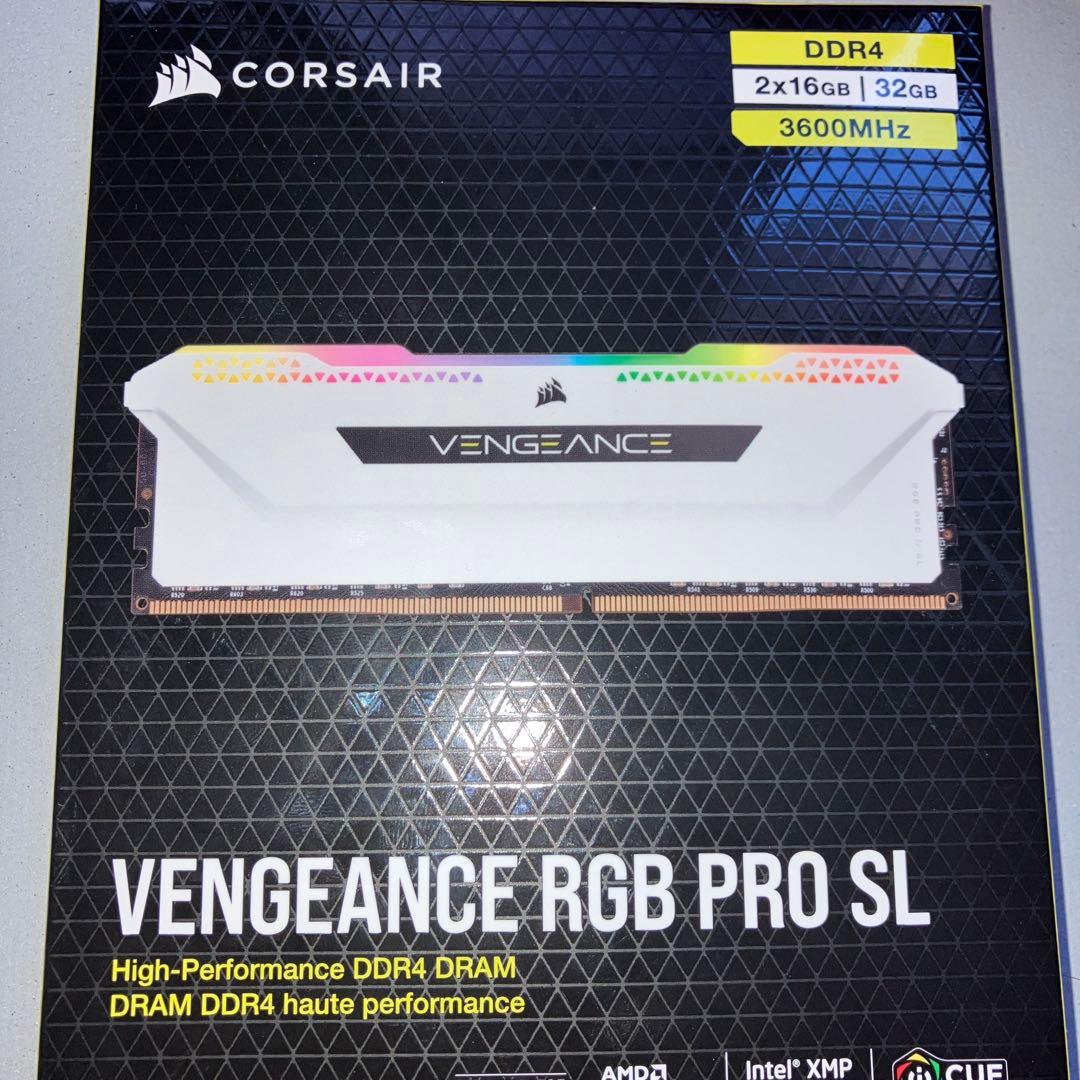 CMH32GX4M2D3600C18W DDR4 32GB(2×16GB)