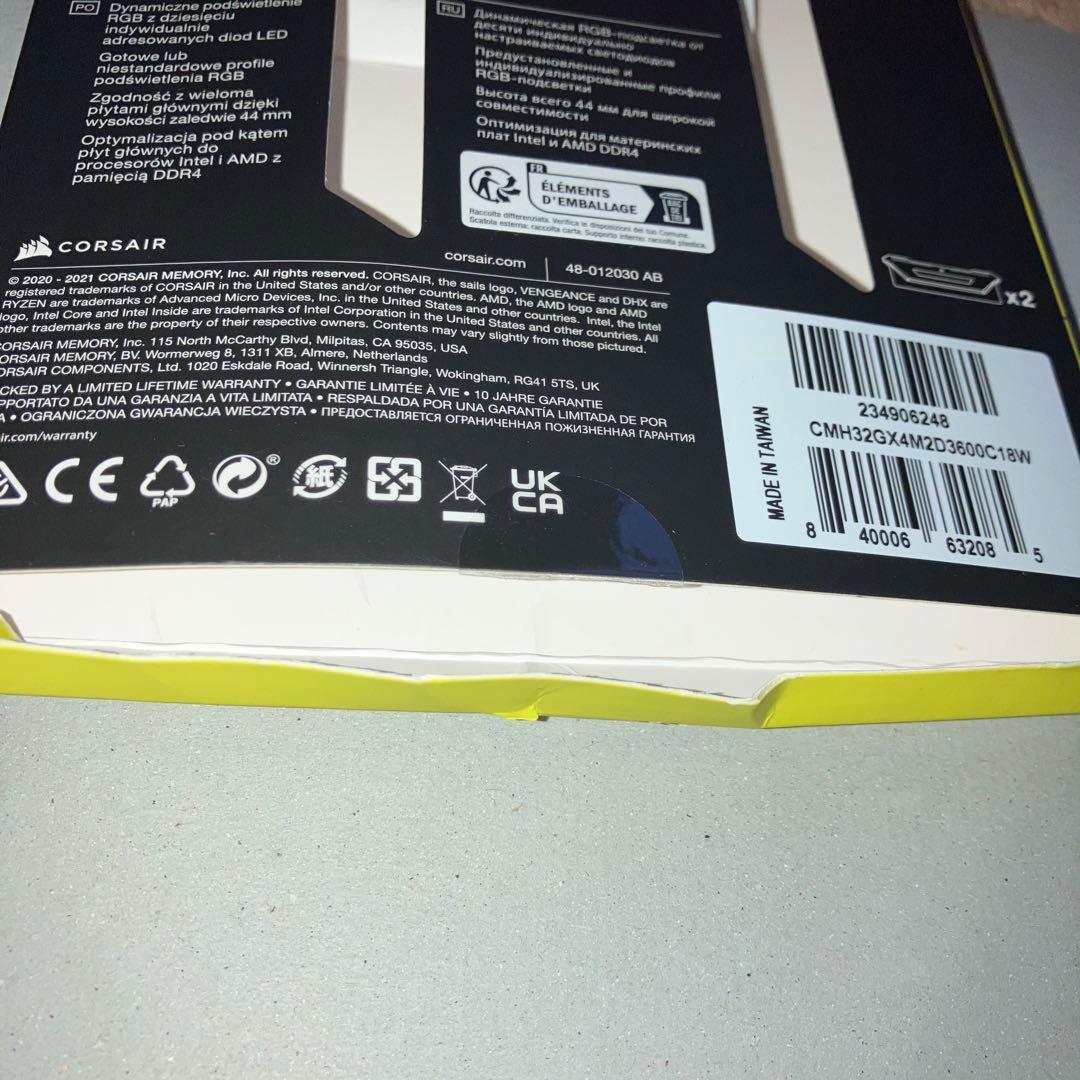 CMH32GX4M2D3600C18W DDR4 32GB(2×16GB)