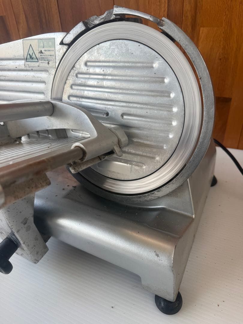 ミートスライサー　TBMS-220N テンポス業務用 (a24)