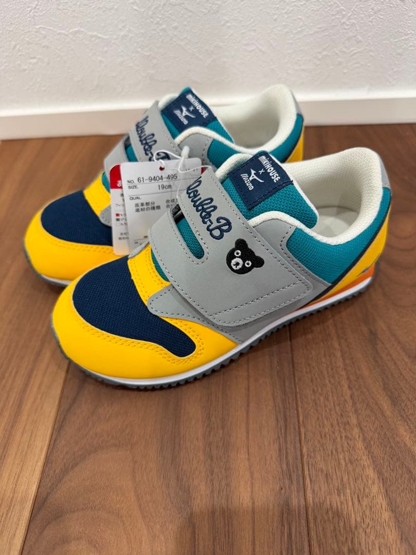 【新品】ミキハウスダブルビー　スニーカー　ミズノコラボ　19センチ