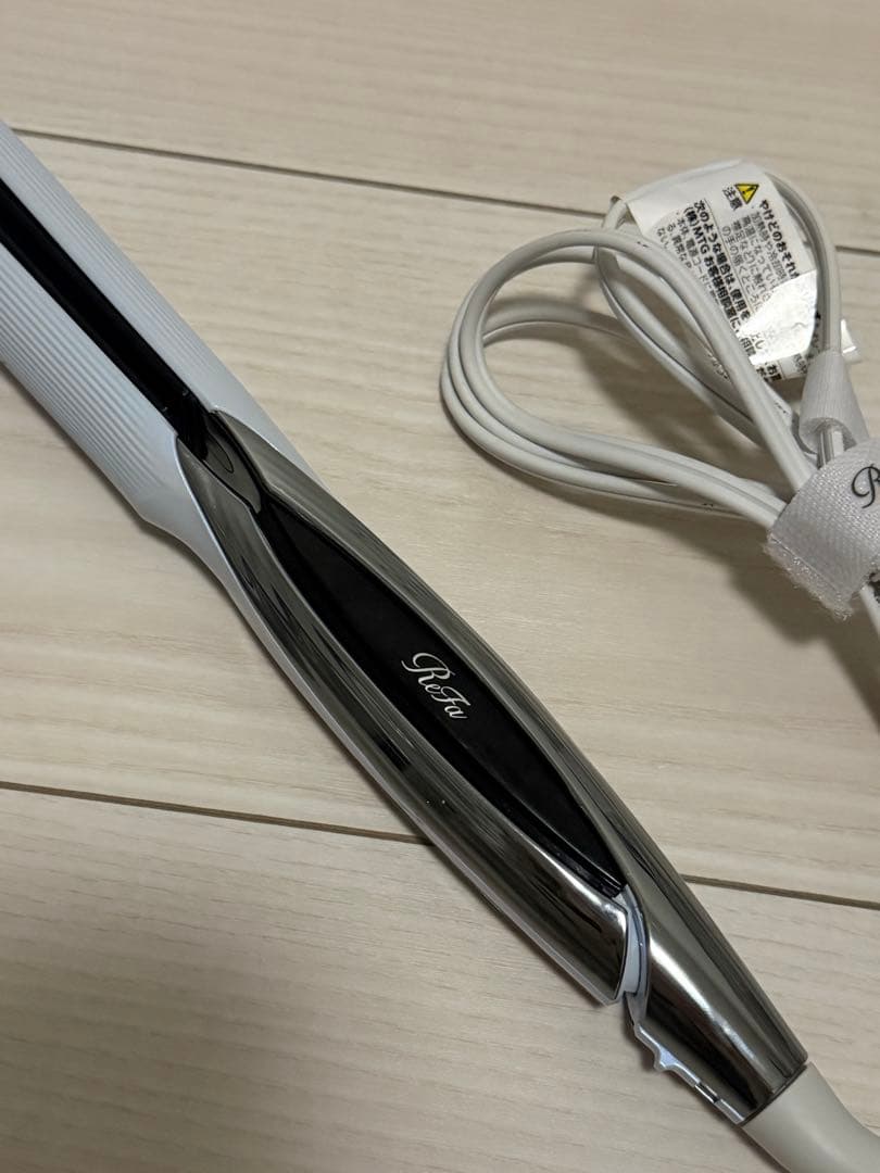 ReFa ストレートヘアアイロン ホワイト　キャップ付