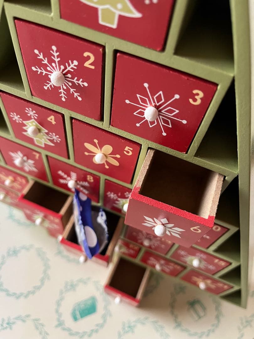 美品 クリスマス ツリー型 アドベントカレンダー 木 ウッド カレンダー お菓子