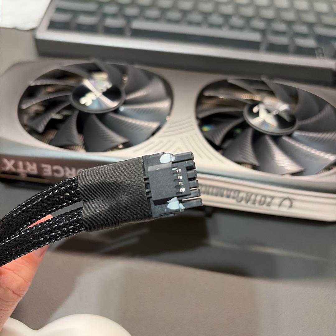 ZOTAC GeForce RTX 4070superグラフィックカード