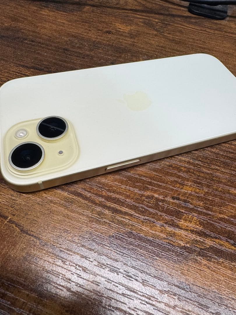 Apple iPhone15 イエロー 128GB 香港版 デュアルSIM