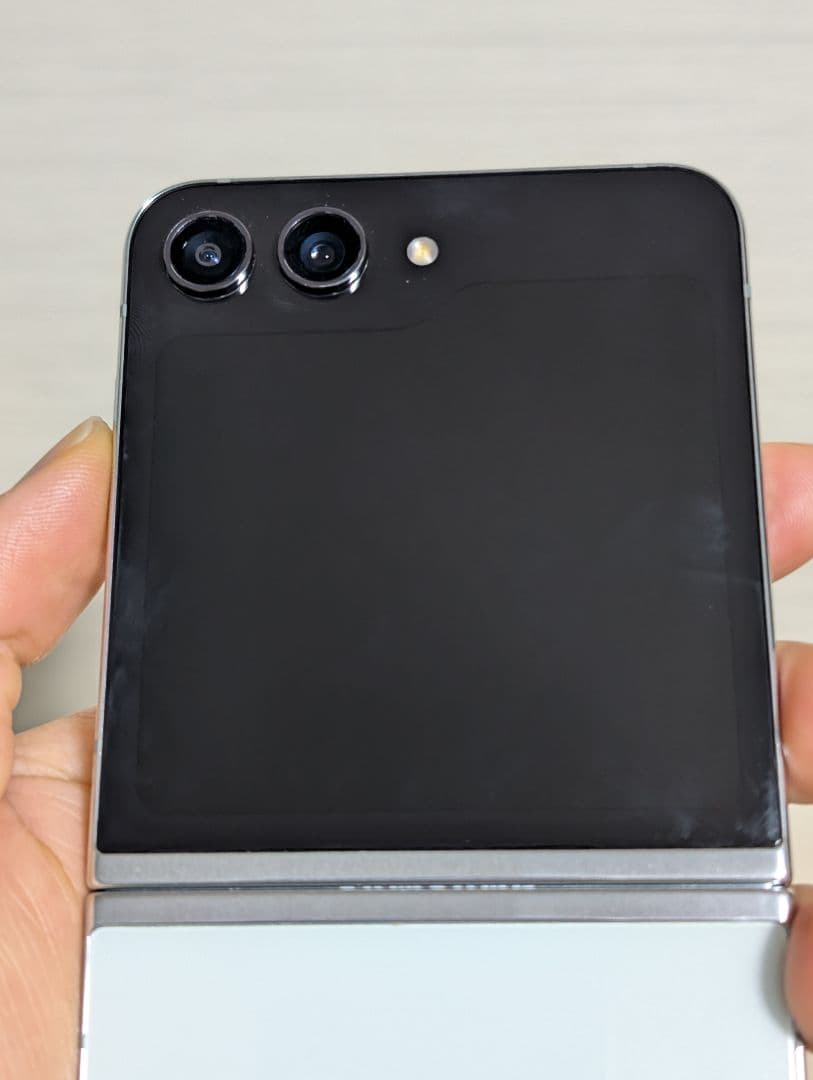 Samsung Galaxy Z Flip5 8/256GB日本版 SIMフリー