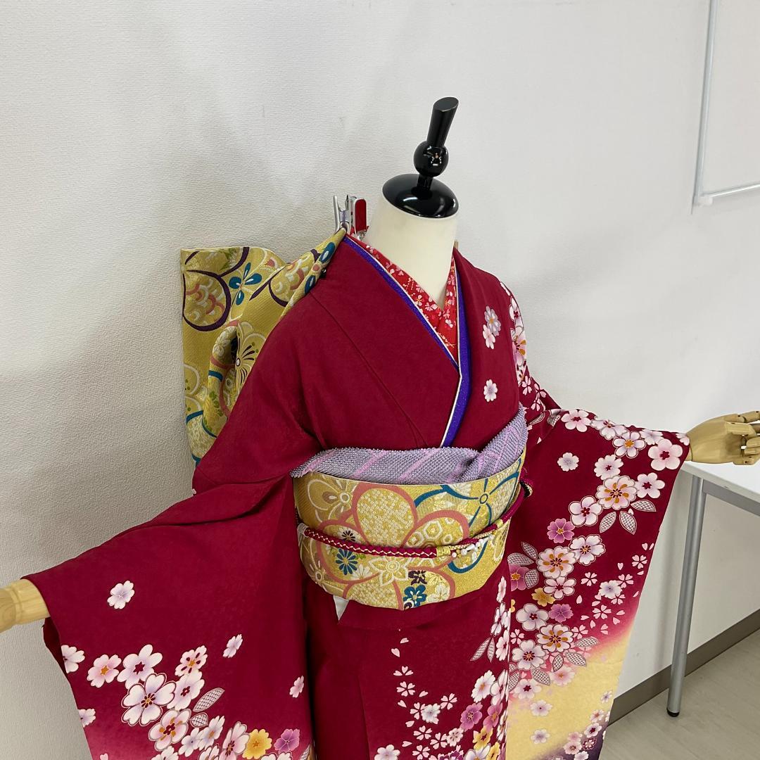 お振袖 赤　桜小花　　正絹　美品　成人式