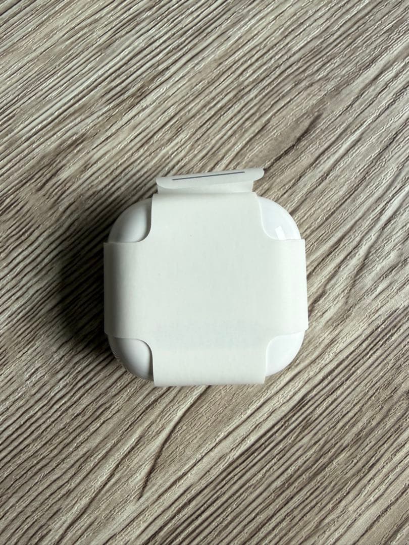 AirPods4本体 充電ケース付き　アクティブノイズキャンセル機能搭載