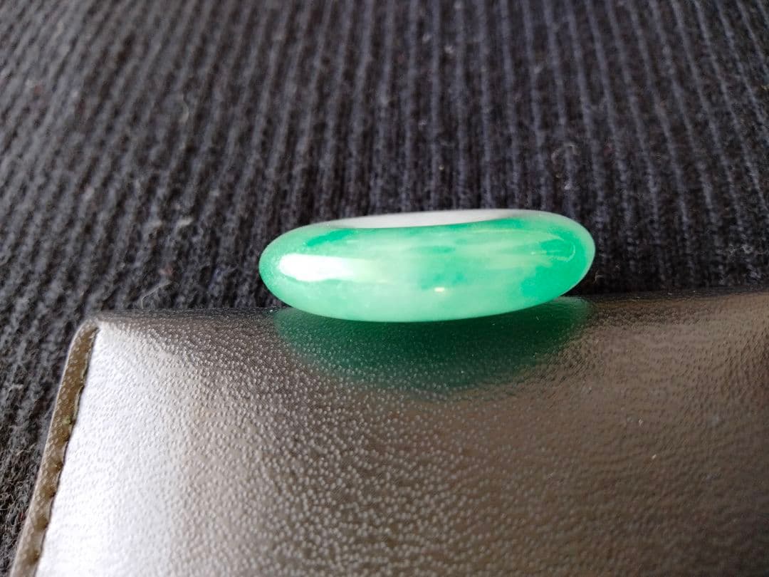 中国骨董貴重希少 【大きめ古玉翠吊墜】日本における古いものです