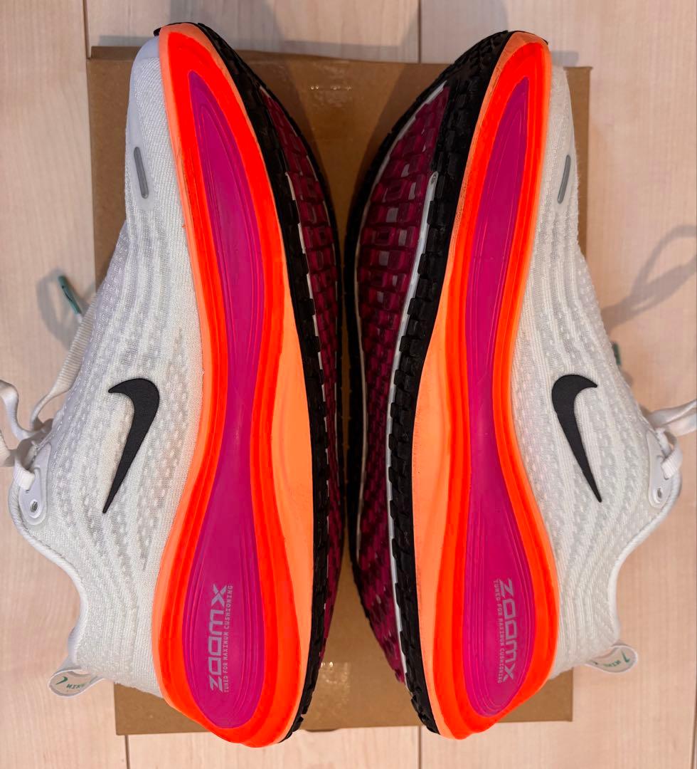 NIKE ナイキ ボメロプラス Vomero+ レディース 23.5cm