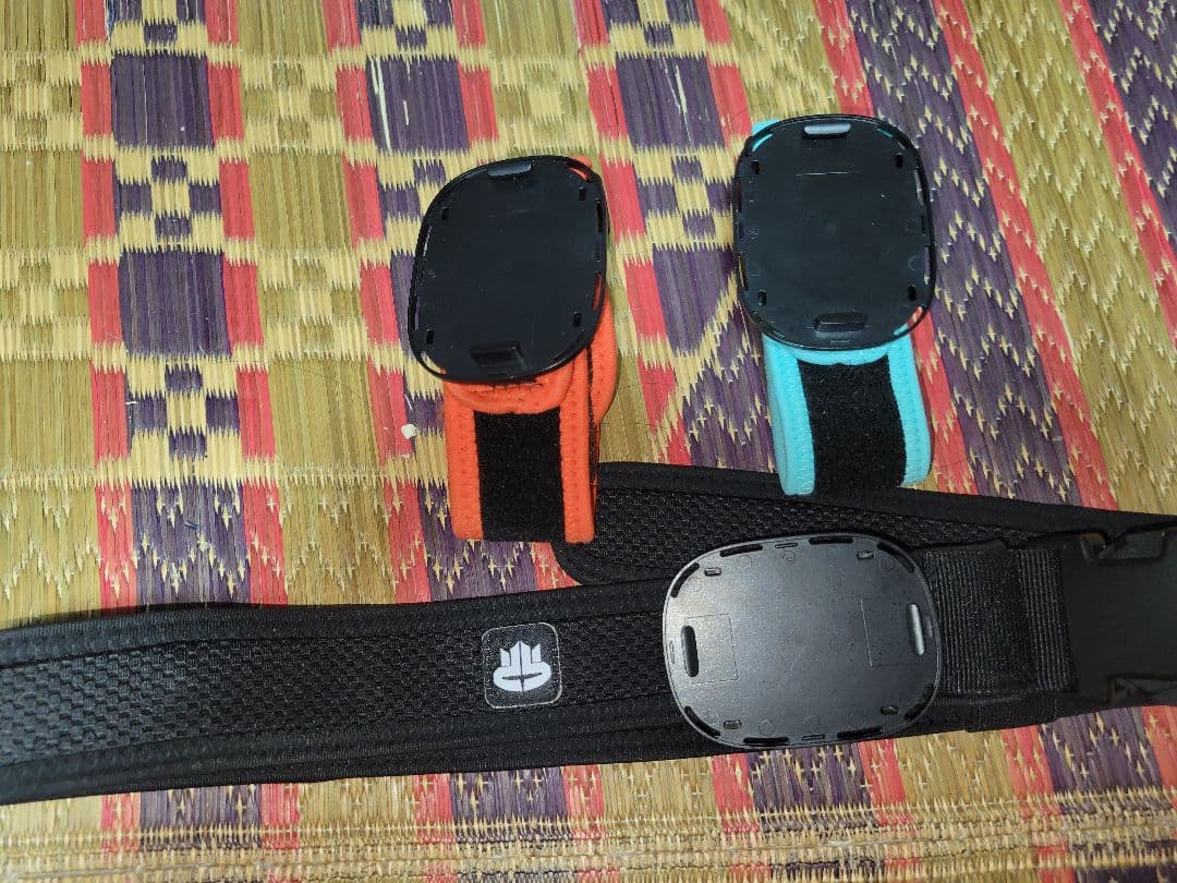 HTC VIVE Ultimate Tracker 3+1 セット