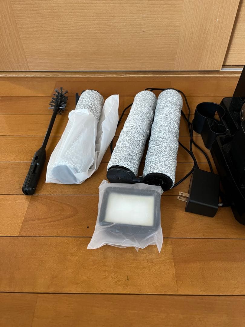 水拭き吸引掃除機　ハイアールみずき　ブラック 付属品あり