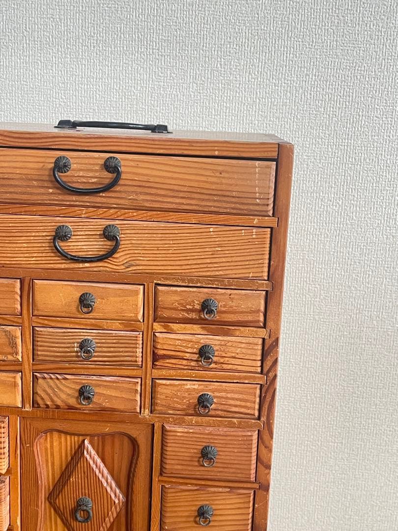 昭和レトロ アンティーク家具　薬箪笥　薬棚　小物入れ　ヴィンテージ　22杯