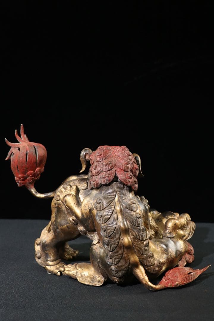 旧家蔵出　時代物　純銅製　古い獅子　開光済み細工彫刻　古美術置物　アンティーク