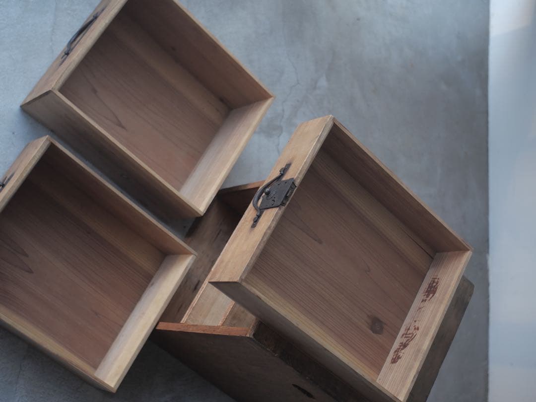 小抽斗　引き出し　収納　小物入れ　木箱　古家具　古道具　アンティーク　昭和レトロ