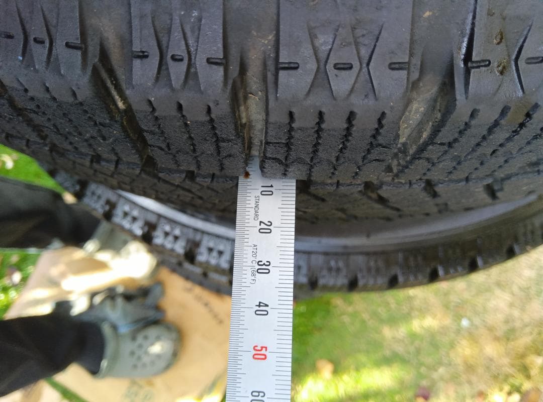 スタッドレスタイヤ　BS BLIZZAK VRX2　215/60R/16　４本