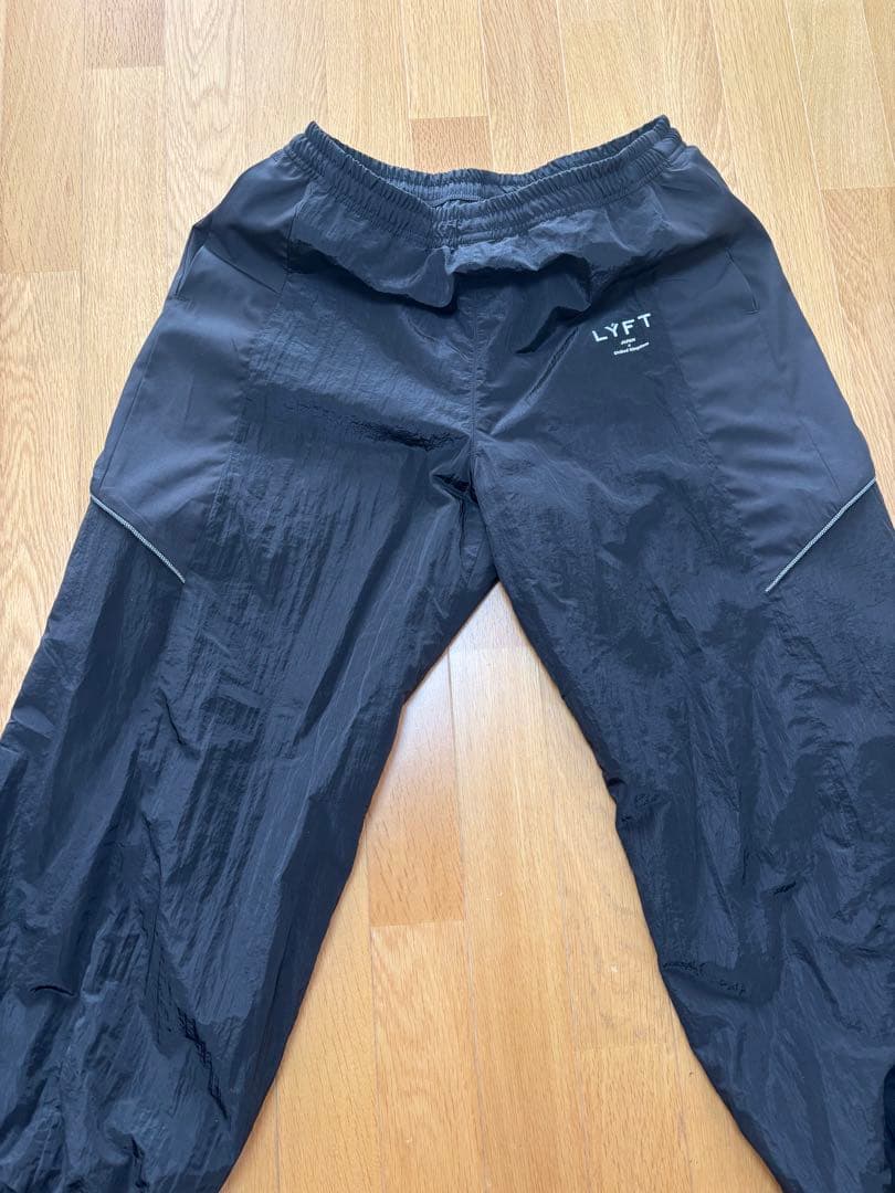 値下げ　LYFT ナイロンジャケット Mサイズ