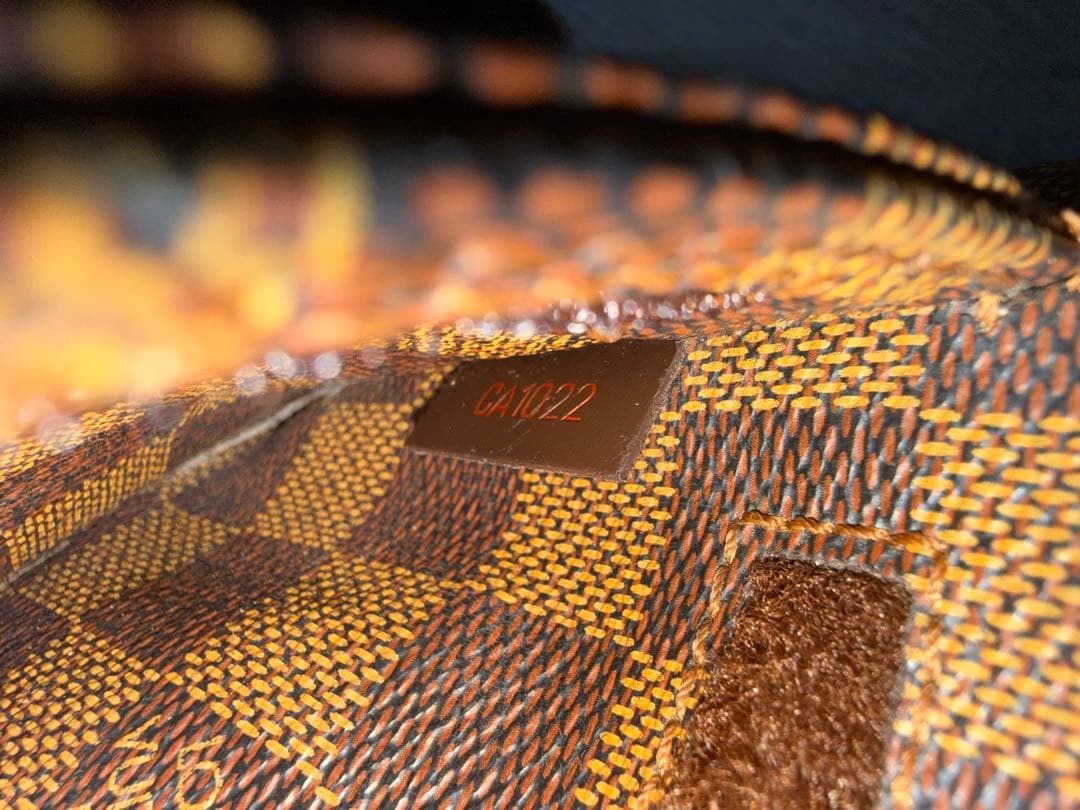 ルイ・ヴィトン　ボディーバッグ　ダミエ