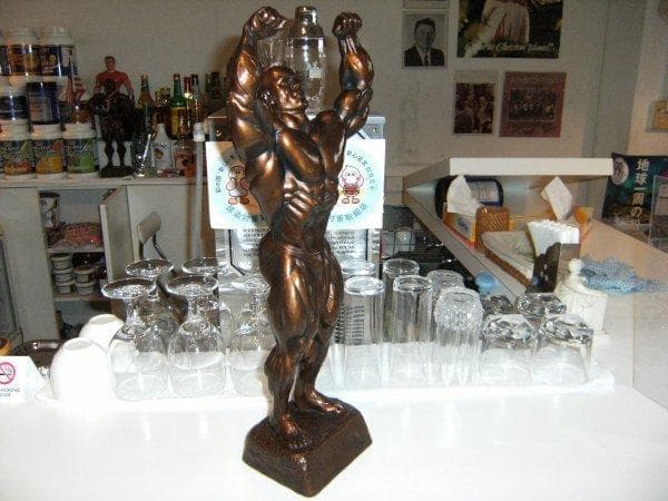 非売品★アメリカ選手権大会 ボデイビル トロフィー★ゴールドジム