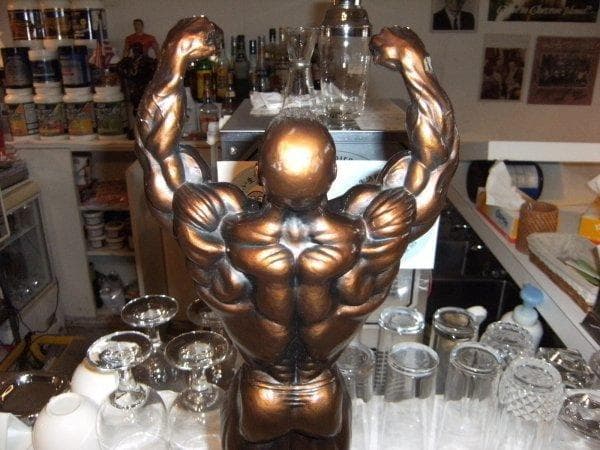 非売品★アメリカ選手権大会 ボデイビル トロフィー★ゴールドジム