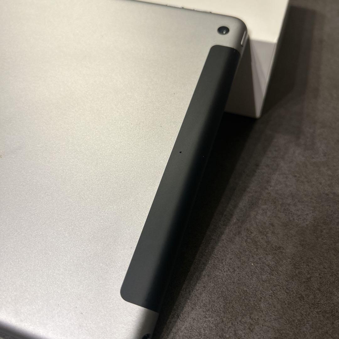 iPad 第6世代 32GB SIMフリー Wi-Fi+Cellularモデル