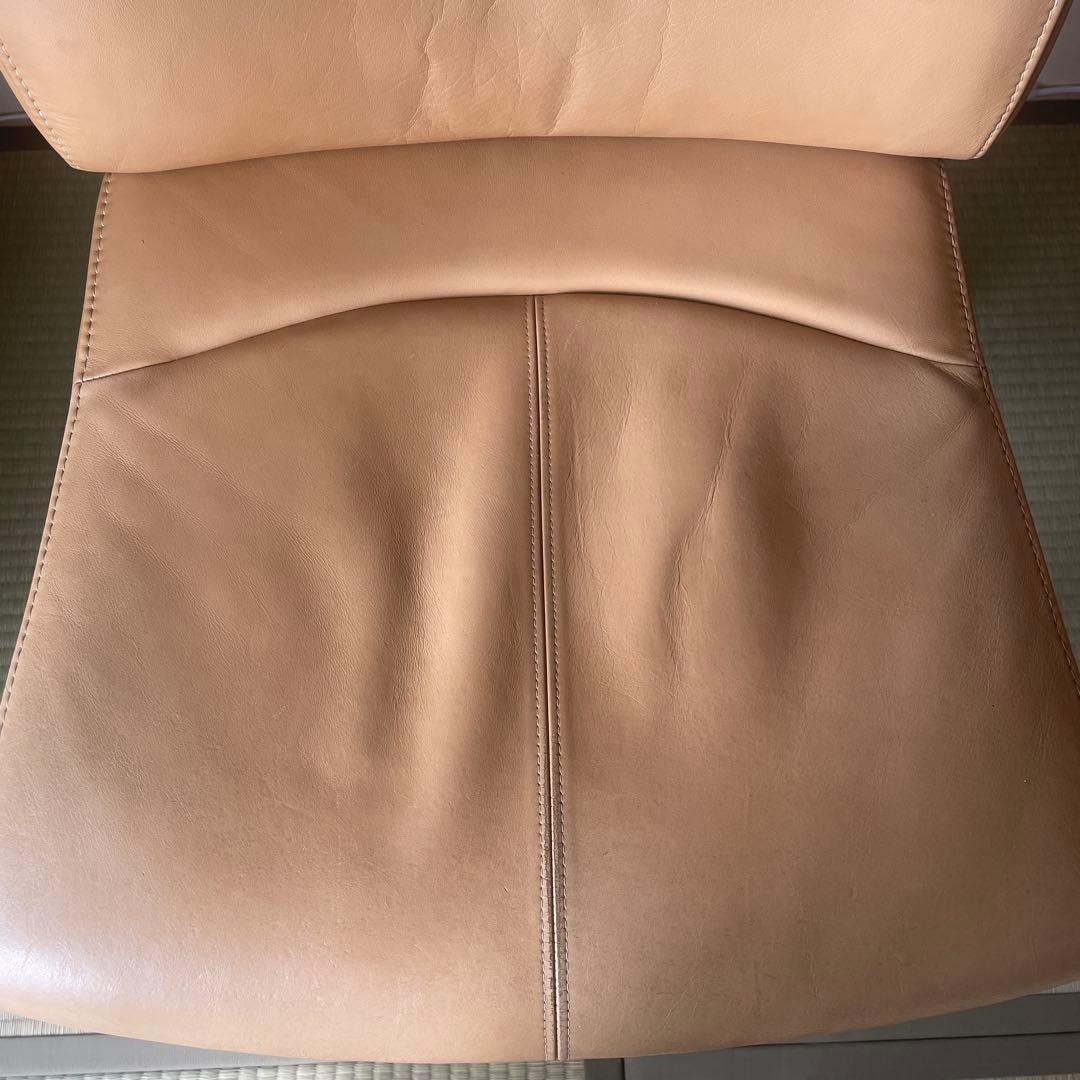 カリモク　本革張デスクチェア