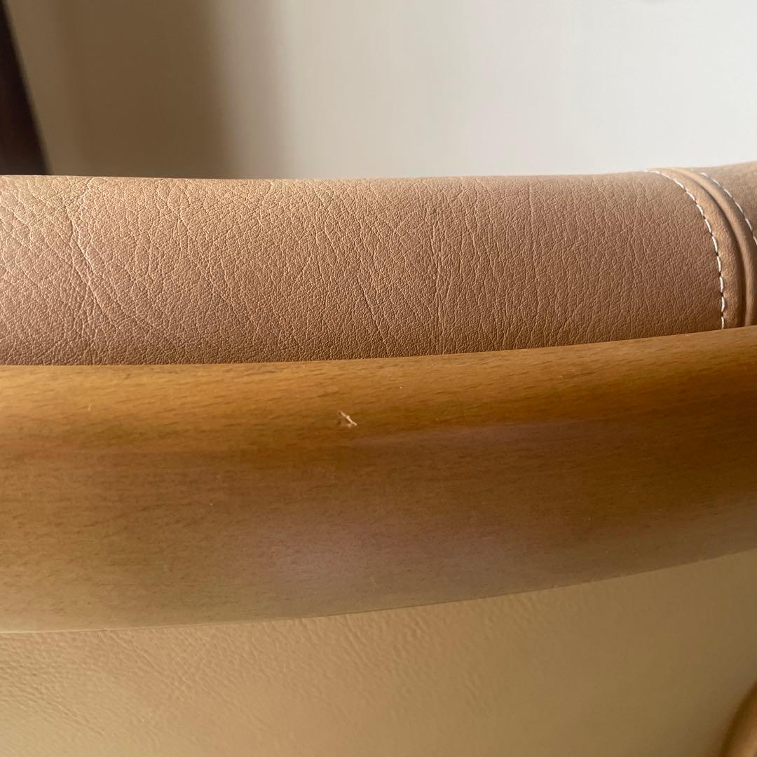 カリモク　本革張デスクチェア