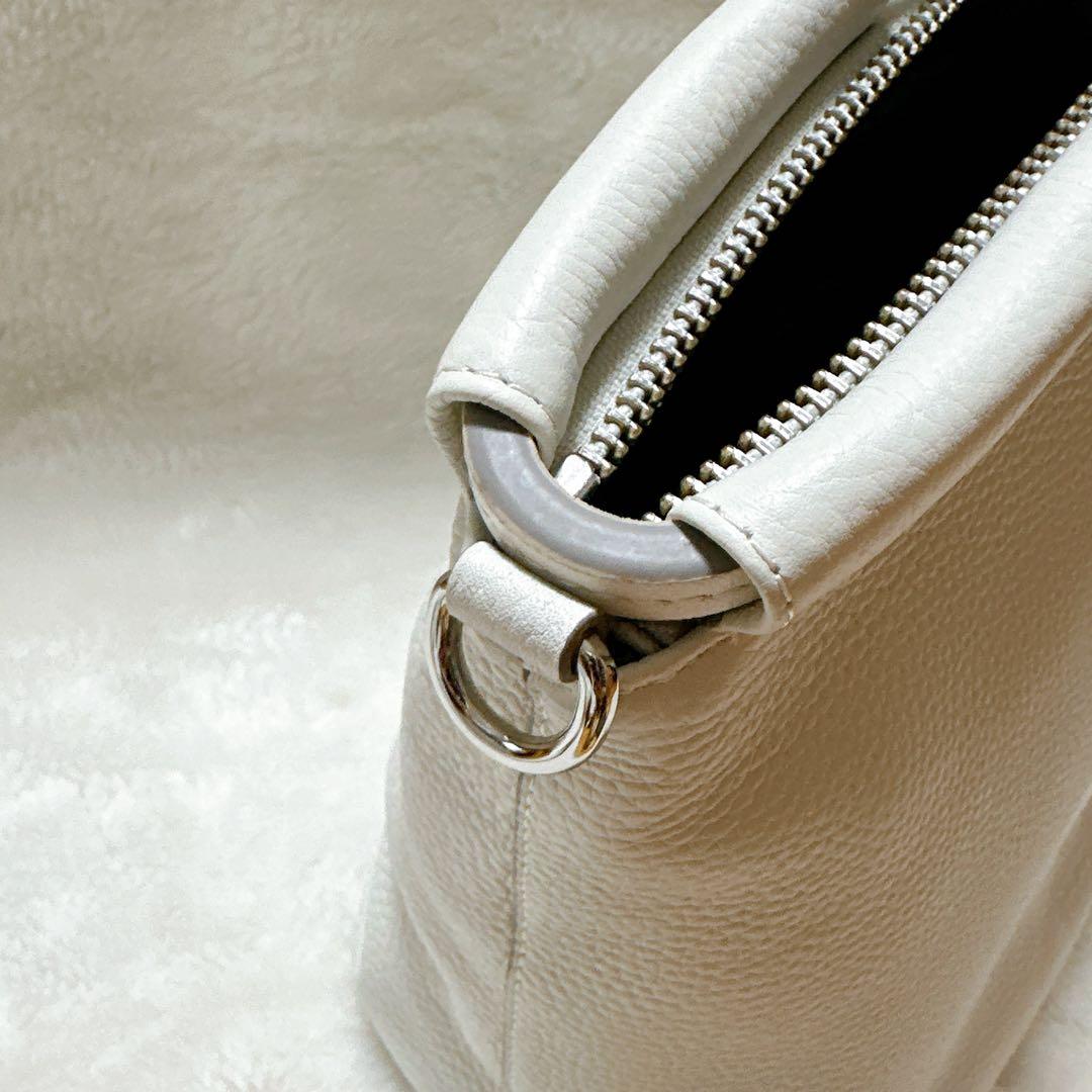 美品 eccoホワイトレザー ハンドバッグ ダブルハンドル