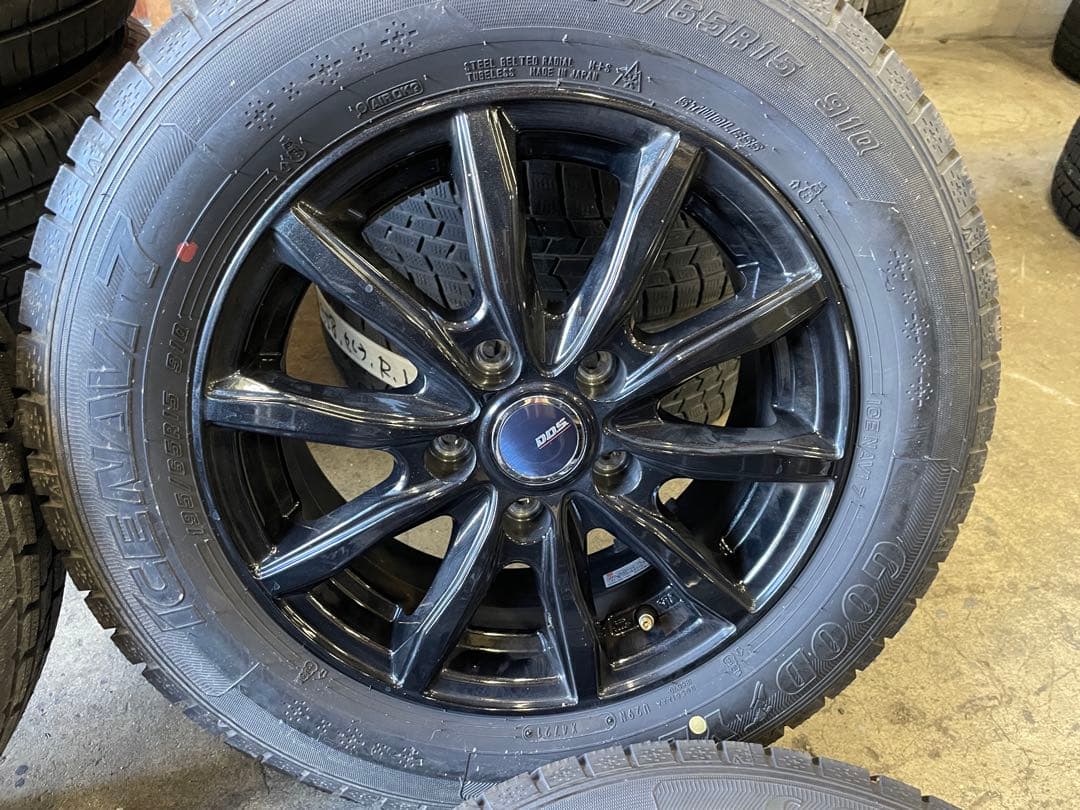 25、26、27セレナ用　バリ山　195/65Ｒ15　スタッドレス