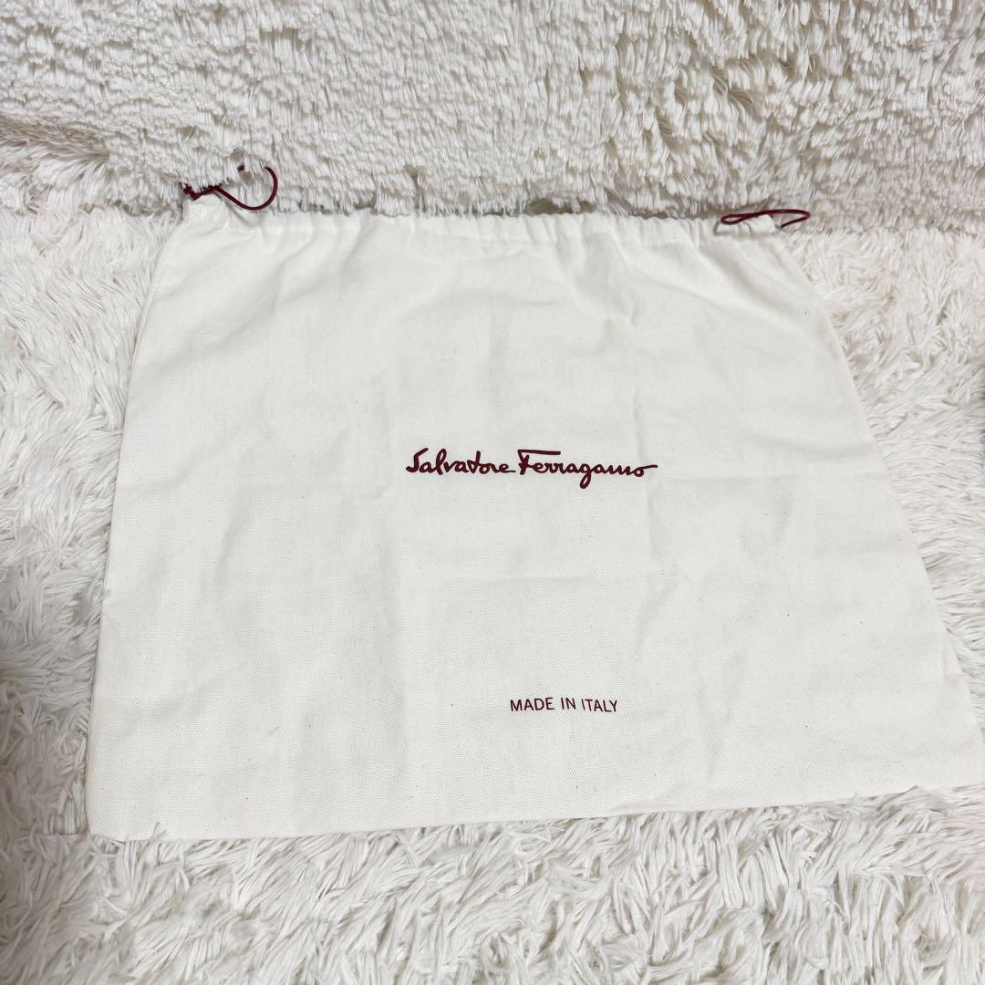 【未使用級】サルヴァトーレフェラガモ Studio Box bag ガンチーニ