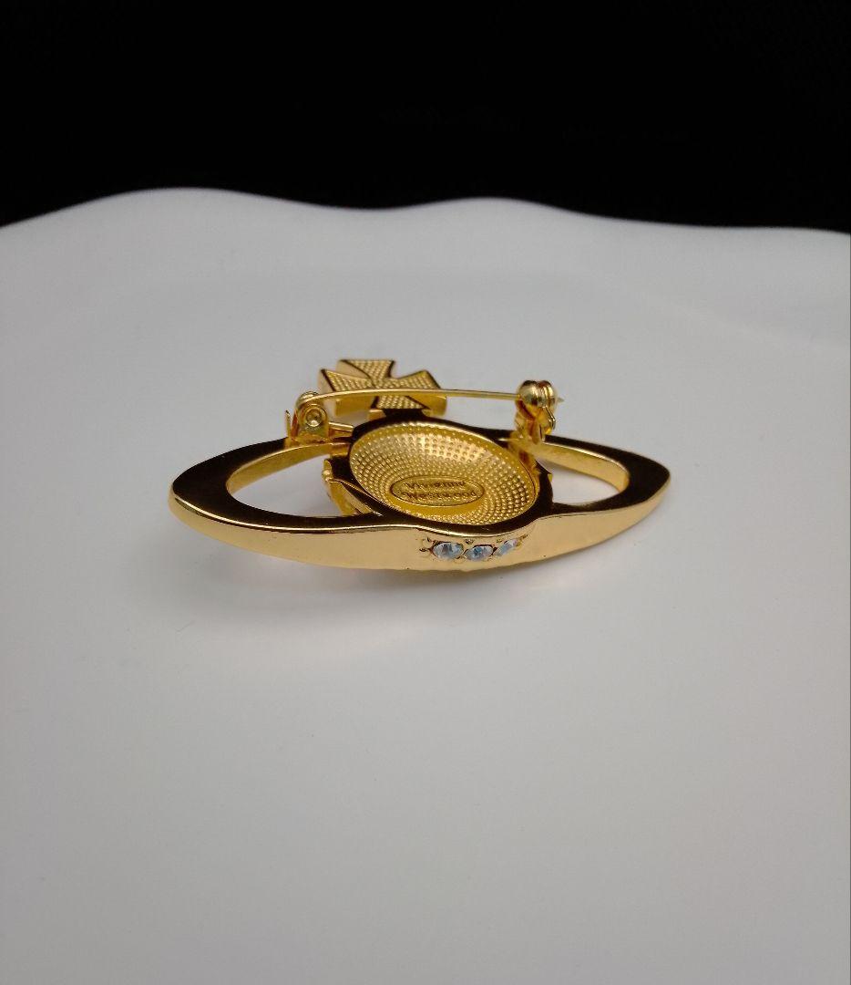 ヴィヴィアン　オーブ　ブローチ