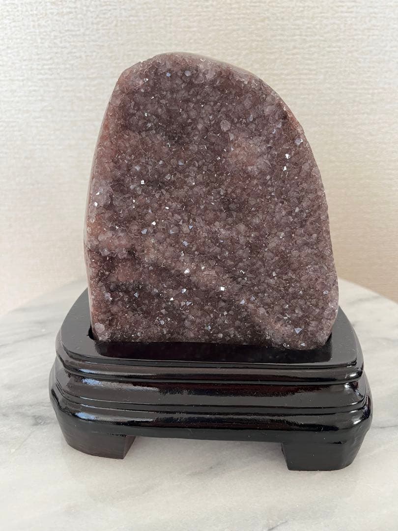 【天然石】⑤アメジストドーム　ジオード 原石 1kg以上 木製台座付き 紫水晶