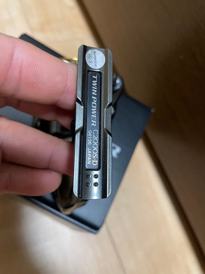 リール SHIMANO 20TWIN POWER C2000S