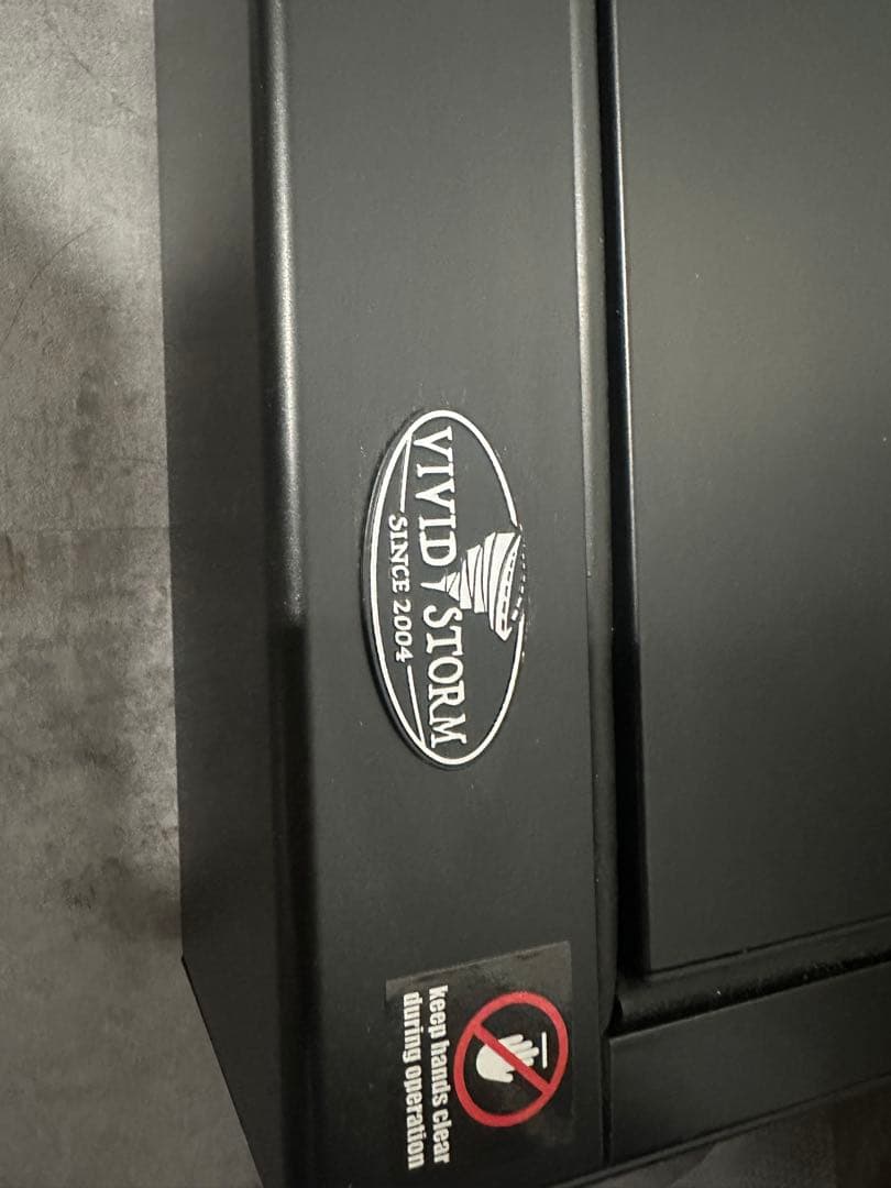 VIVID STORM プロジェクタースクリーン92インチ 床置き電動格納式