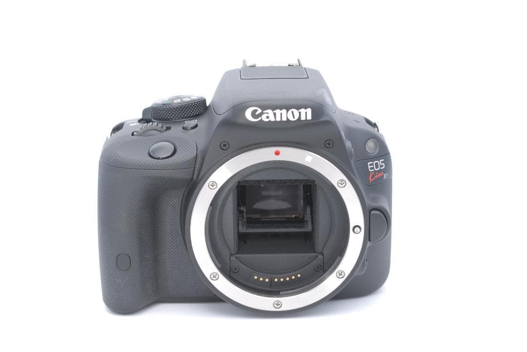 大人気軽量モデル　Canon Kiss X７デジタル一眼レフカメラWレンズキット