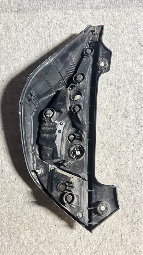 トヨタアクアNHP10中期左右テールランプ