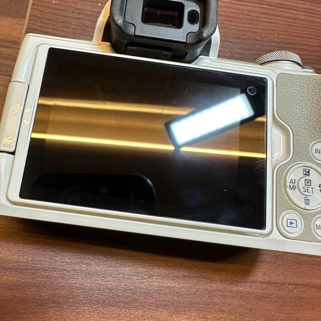 Canon EOS Kiss M 標準レンズキット 一眼レフカメ 0311