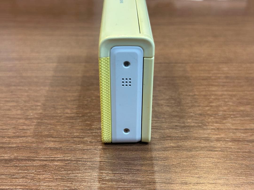 a*a様 美品 CASIO EXILIM デジカメ EX-ZR70 イエロー